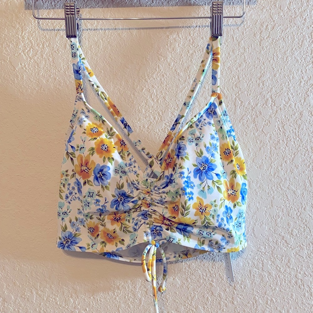 Beach Betty Bikini Top with Slimming control Cinch-Front.  NWT SZ. Small